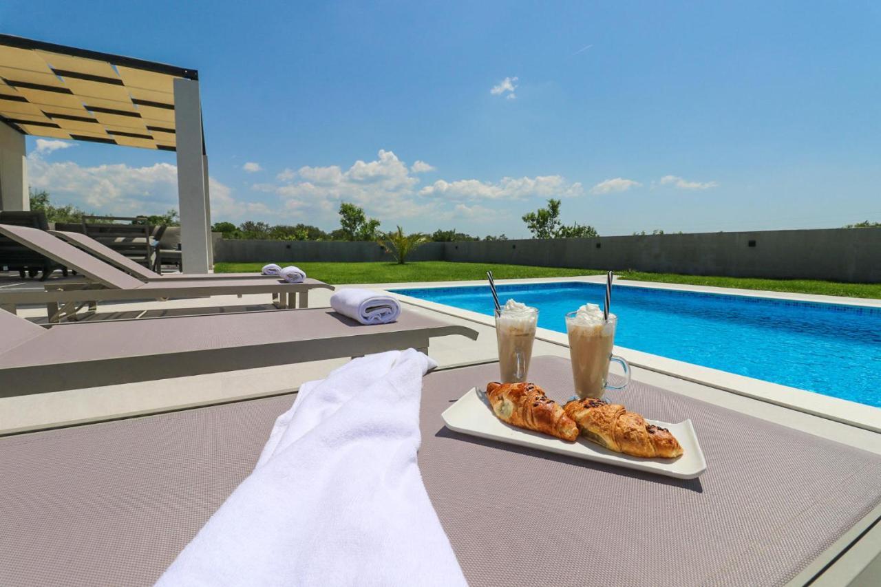 Villa Gemini Zara Esterno foto